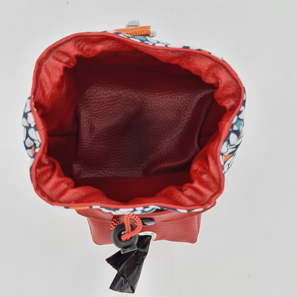 Futterbeutel mit integriertem Kotbeutelspender, Navy / Dunkelblau, Rostrot, weiß